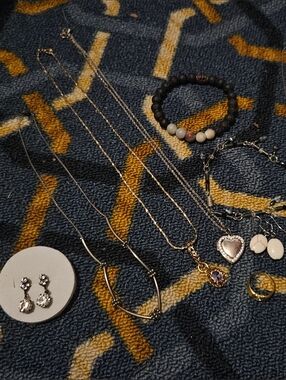 Assorted Jewelery Bundle